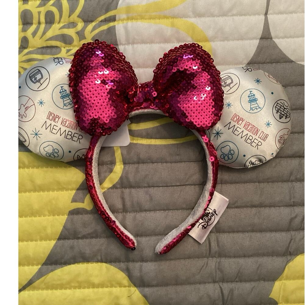 NWOT Disney Vacation Club (DVC) Member Exclusive Minnie Mouse Ear Headband 2020